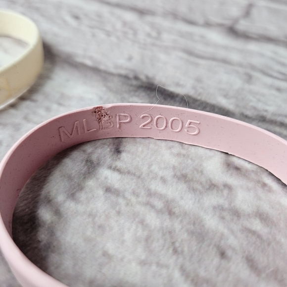 Boston Red Sox Silicone Rubber Bracelets 3 - Picture 5 of 6